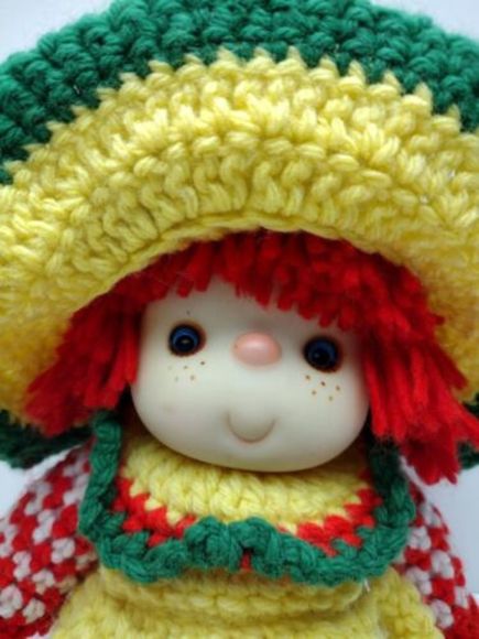 VINTAGE Strawberry Shortcake‎ Peppermint Stick Crocheted Doll With Hat - Picture 2 of 8